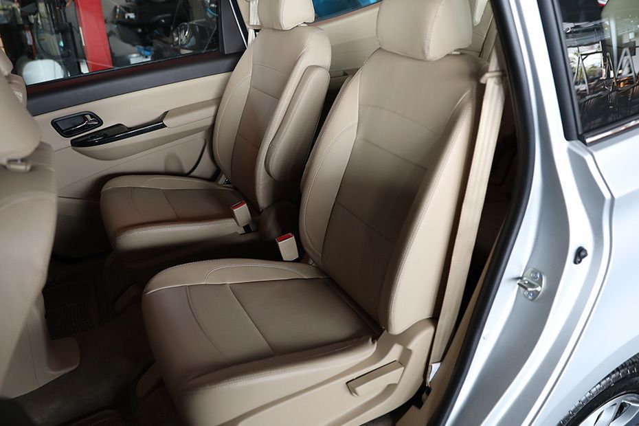 Wuling Confero